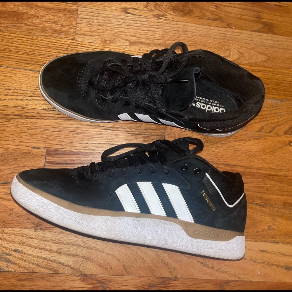 SOLD Adidas Tyshawn shoe